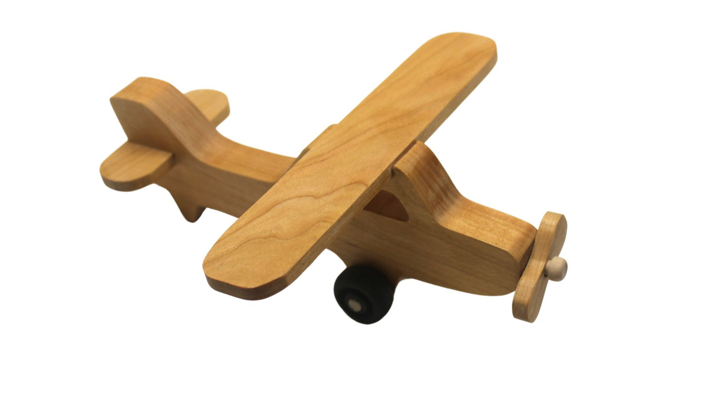 Toy Wood Cessna Skyhawk Airplane: Spinning Propeller, Turning Wheels