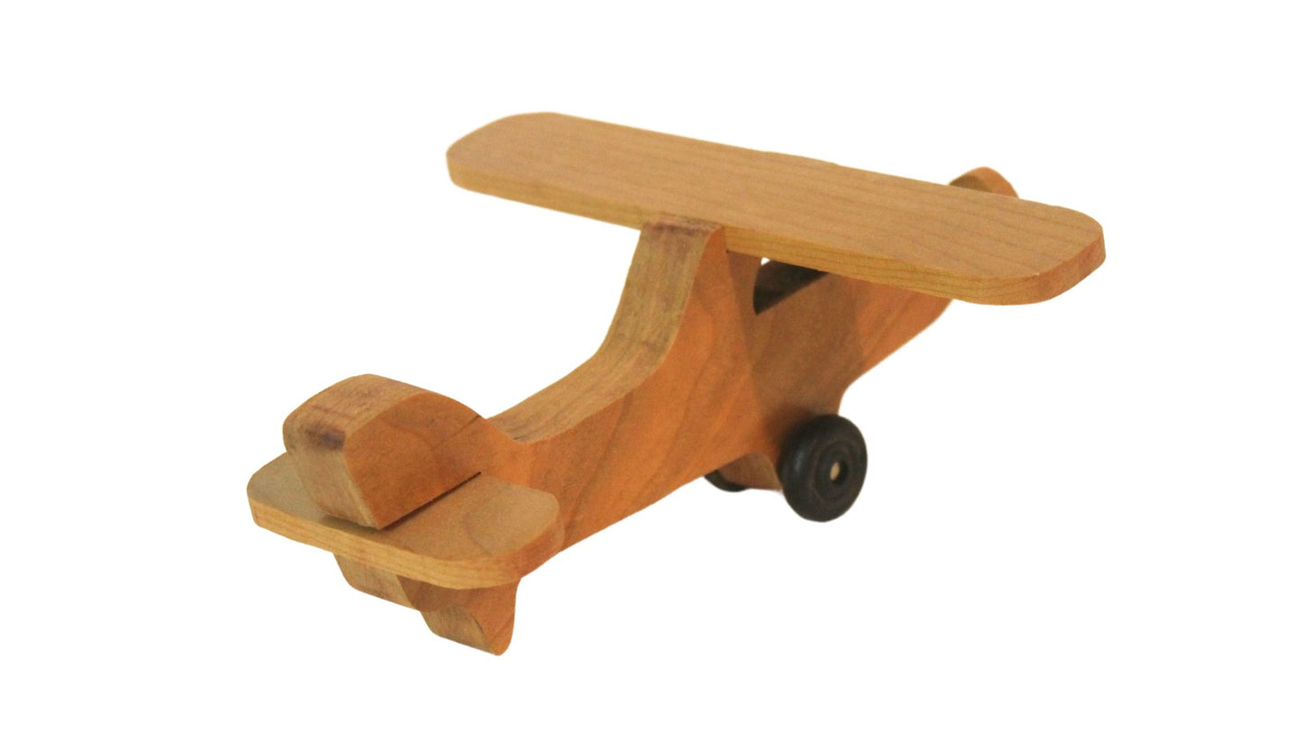 Toy Wood Cessna Skyhawk Airplane: Spinning Propeller, Turning Wheels