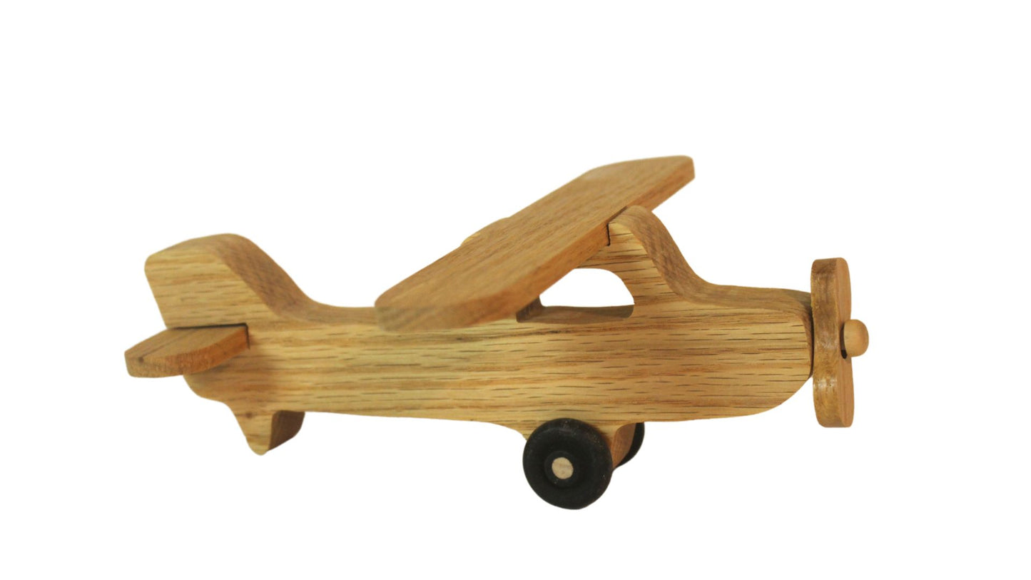 Toy Wood Cessna Skyhawk Airplane: Spinning Propeller, Turning Wheels